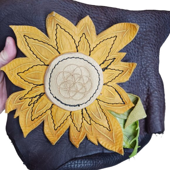 Tread Light  handmade leather purse - Picture 3 of 8